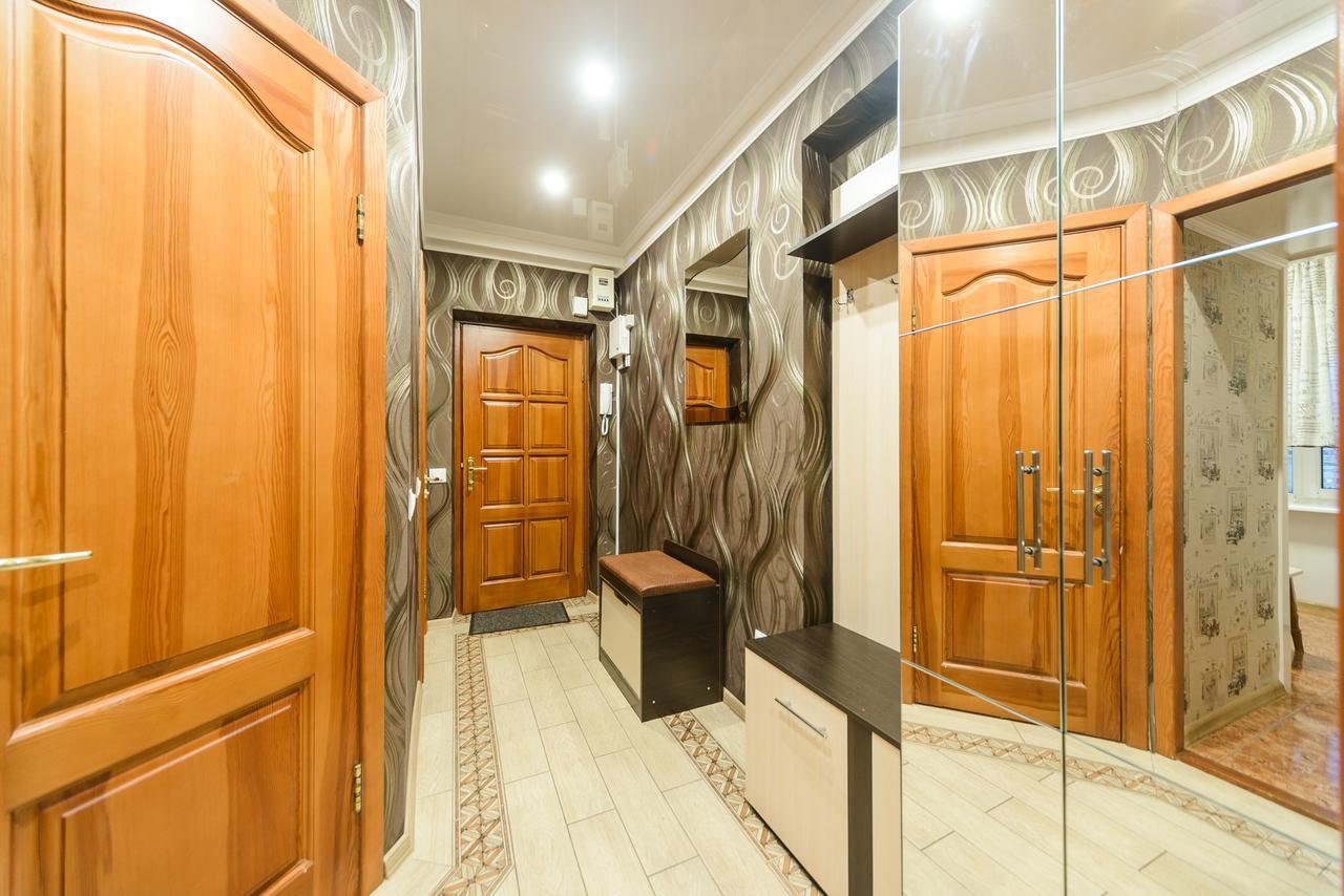 Apartment On Lesi Ukrainky Blvd Kiev Luaran gambar